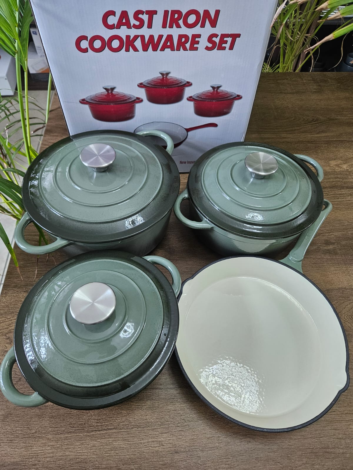 CAST IRON COOKWARE POTS SET