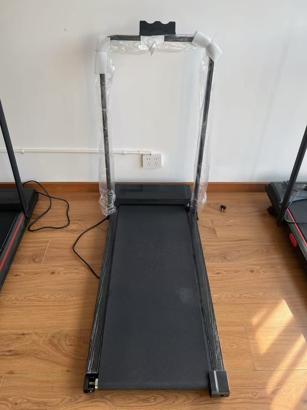 8-Speed Walking Pad / Treadmill with Foldable Handlebars