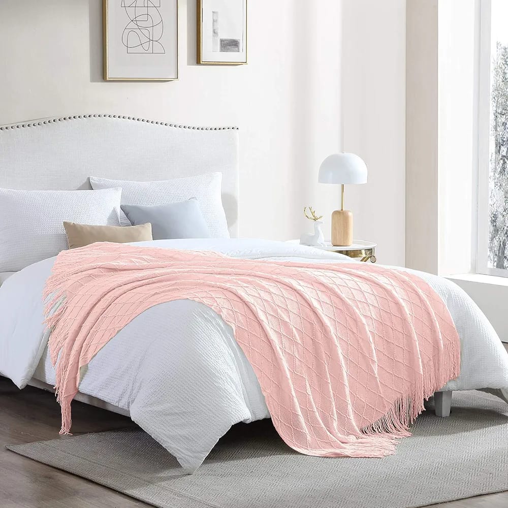 High-Quality Knitted Throw Blankets With Tassels