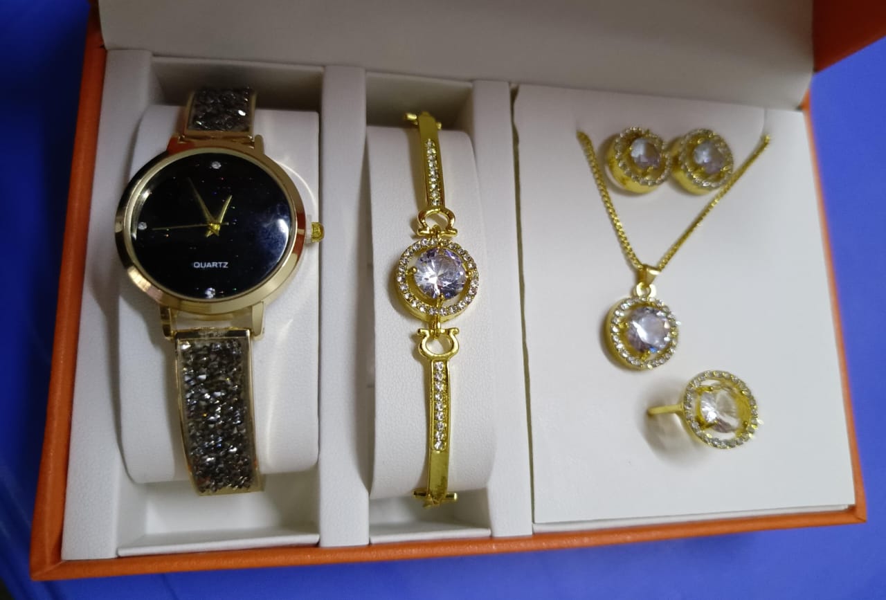 5pcs Ladies Watch Gift Set