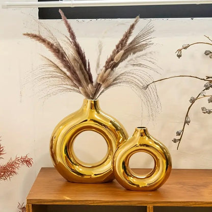 Ceramic Gold Donut Vase – Luxury Minimalist Decor