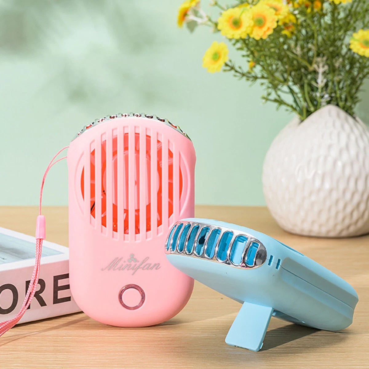 Beauty Eyelash Fan / Mini Makeup Fan