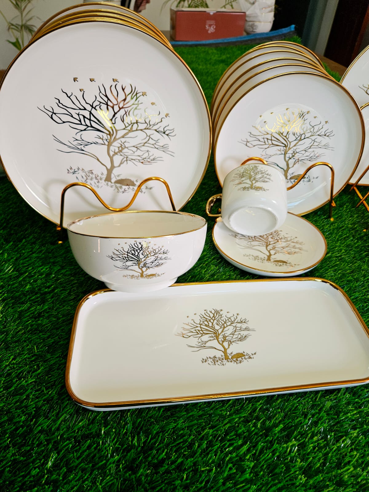 32pcs  Elegant Porcelain Dinner Set