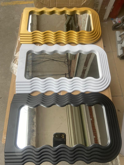 Desktop Wavy Mirror