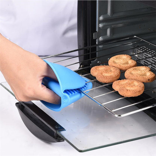 2Pc Silicone Heat-Resistant Oven Mitts & Clips