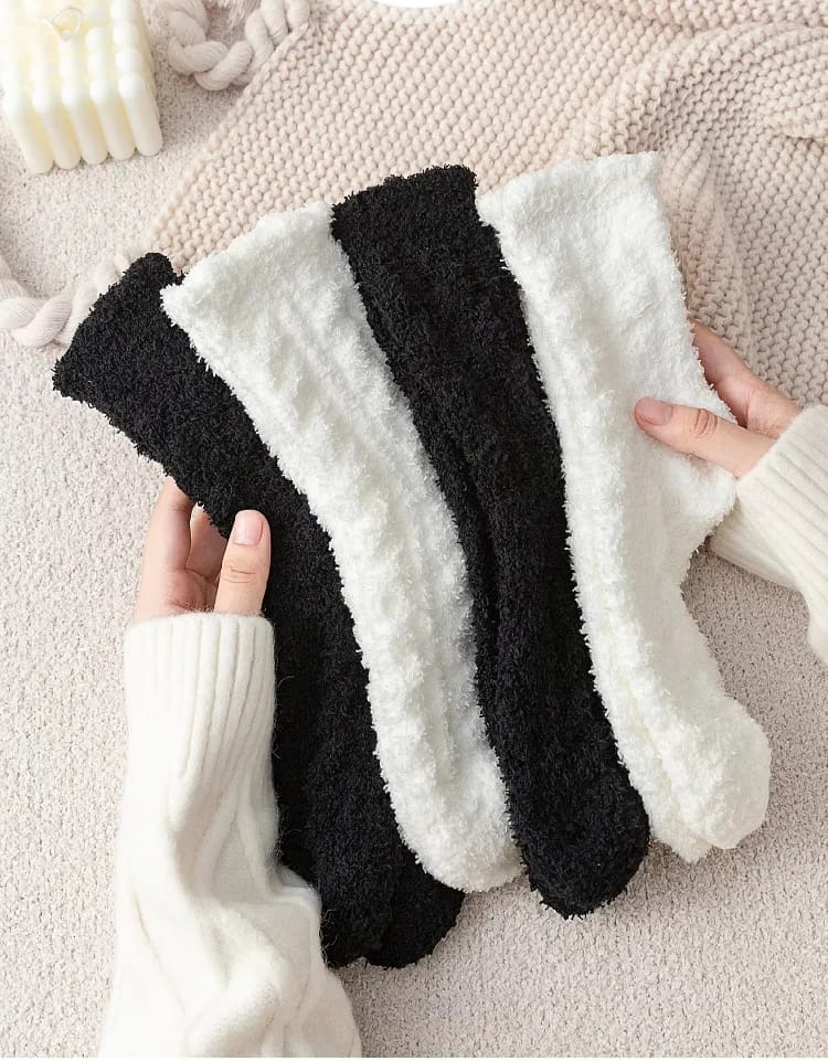 Women’s Winter Fleece & Fuzzy Socks